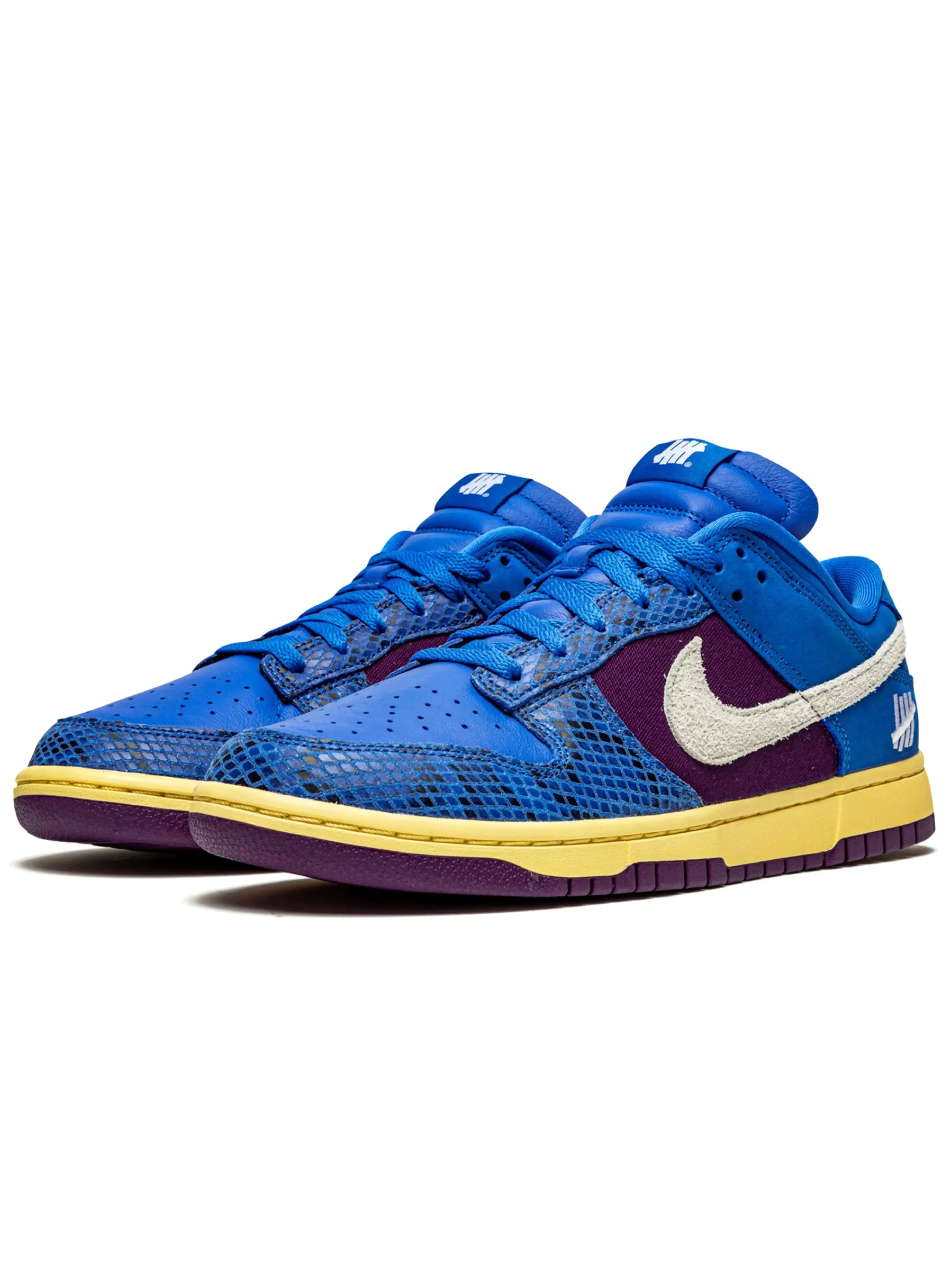 Nike Dunk Low Undefeated 5 On It Dunk vs. AF1