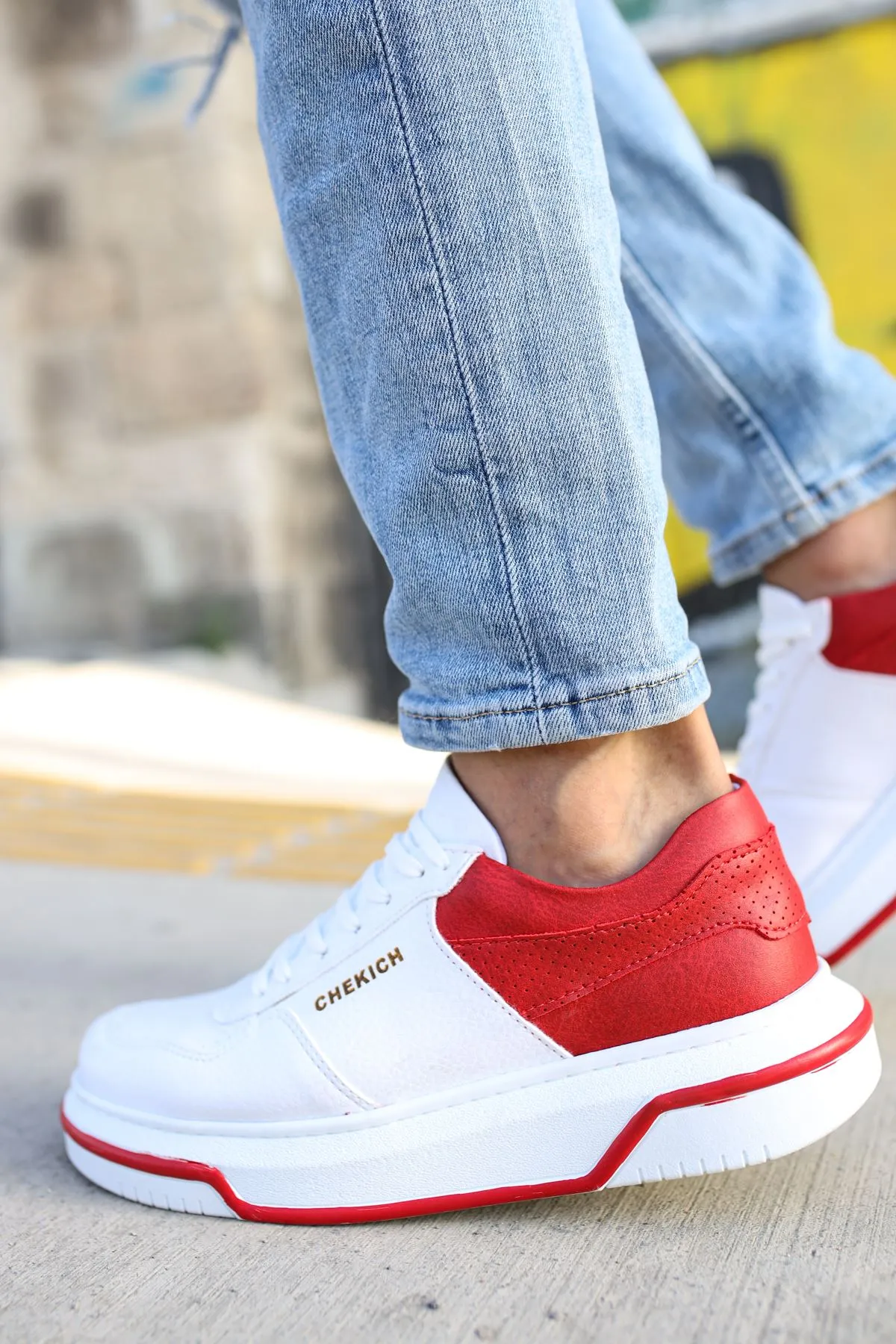 Red White Sneaker CH075